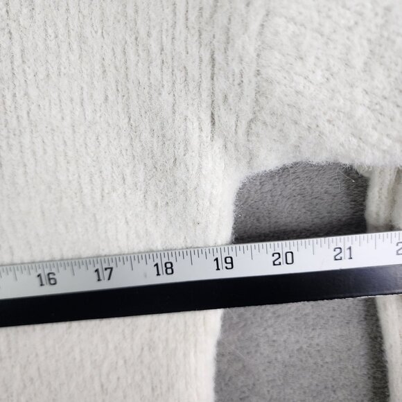 Womens White Forever 21 Knit Sweater V Neck Long Sleeve Size S - Picture 8 of 10